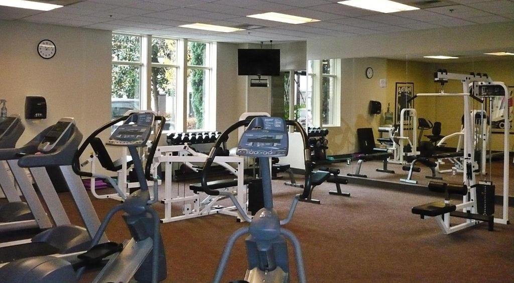 Spacious Downtown Location great for work and relaxing - photo 45