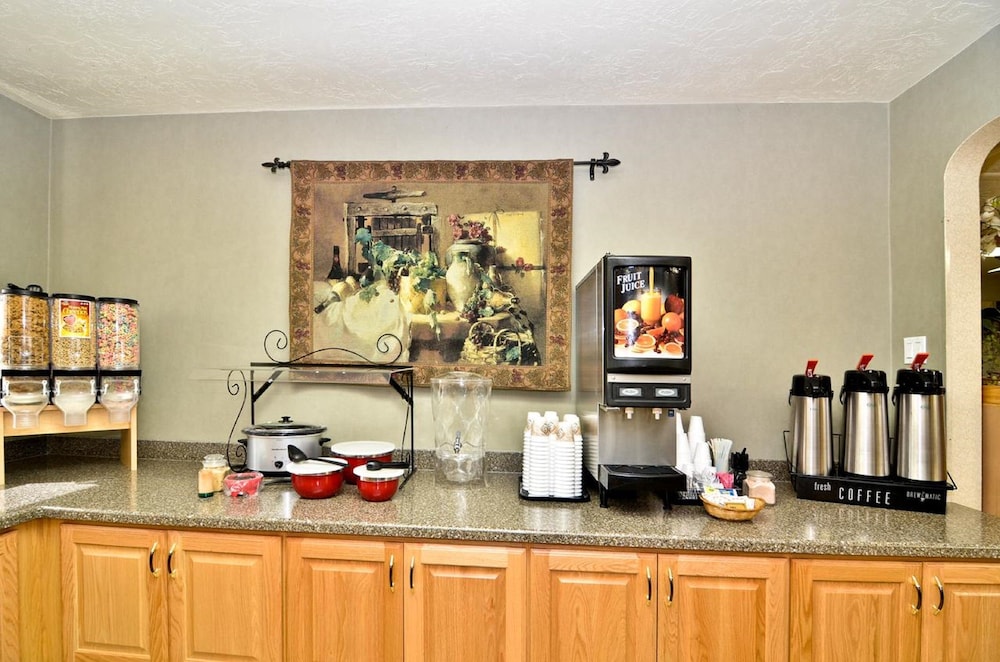 Abbey Inn - photo 37