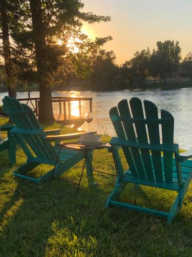 Luxury Riverside Estate 3BR Home or 1BR Cottage or BOTH Sleeps 14 Swim fish relax refresh — 4-Star Luxury Hotel in Anderson, United States