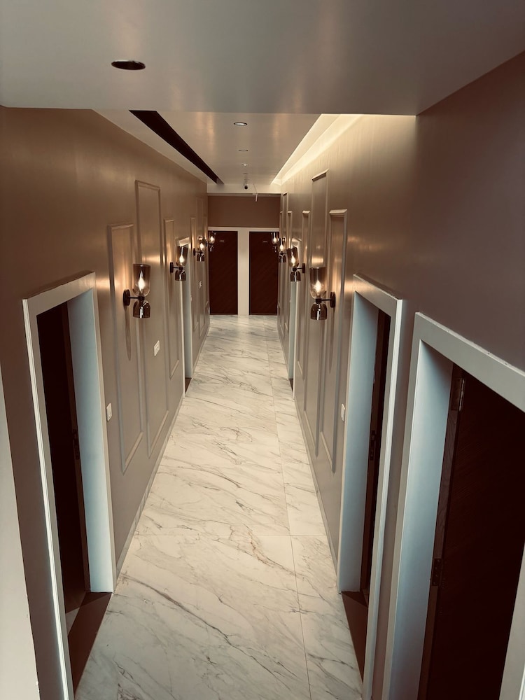 Hotel Meritus Mount Abu in Abu Road, India