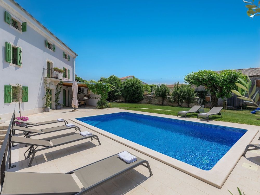 Apartment Stefano free wine&spirit tasting — 4-Star Luxury Hotel in Visignano, Croatia