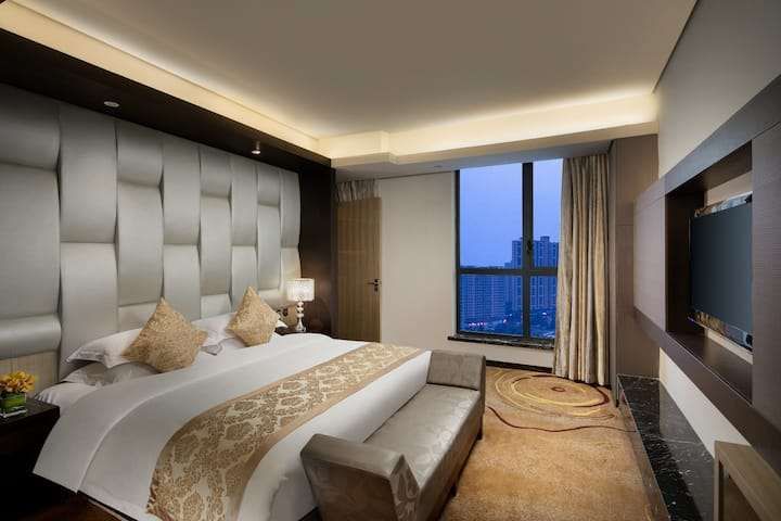 Ramada by Wyndham Xian Long march — 4-Star Luxury Hotel in Xi'an, People's Republic of China