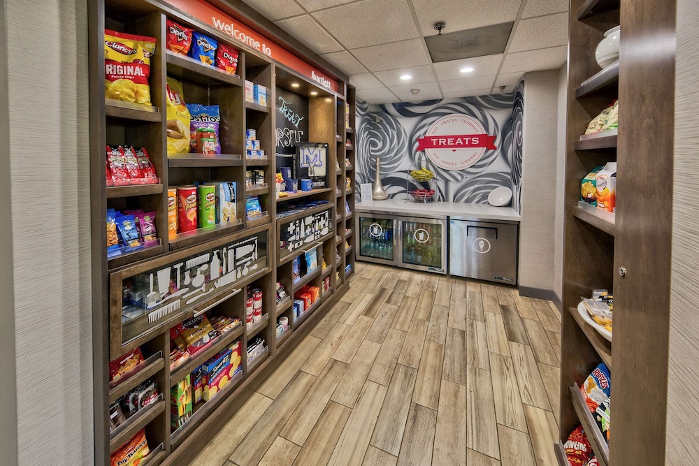 Hampton Inn & Suites Memphis Wolfchase Galleria - photo 39