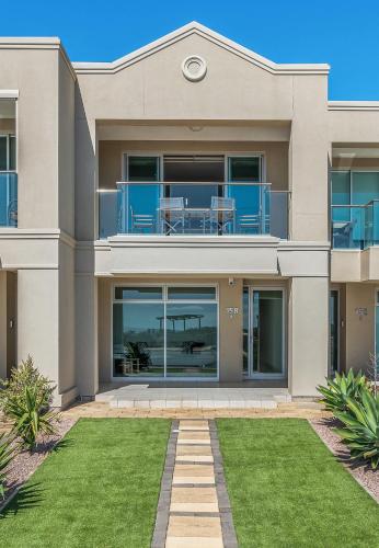 Sea Star Aldinga Beach C21 SouthCoast Holidays — 4-Star Luxury Hotel in Aldinga Beach, Australia