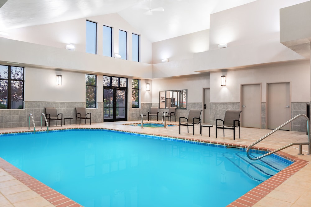 Holiday Inn Express & Suites Gillette by IHG - photo 18