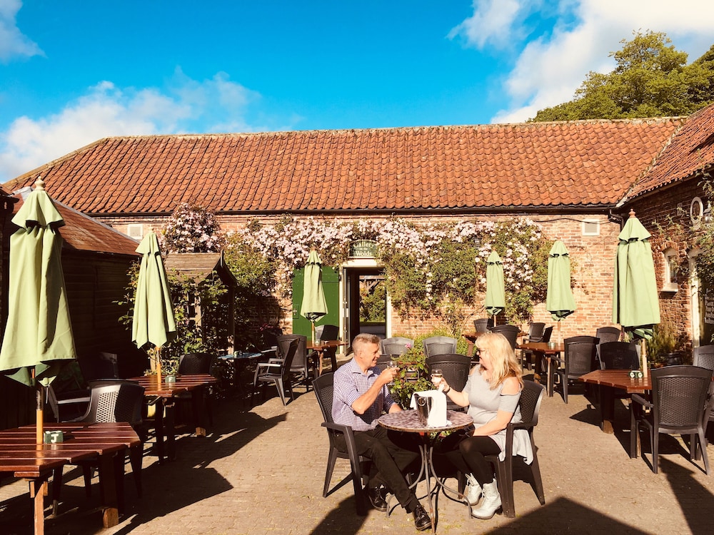 Wolds Village - carbon neutral hotel in Driffield