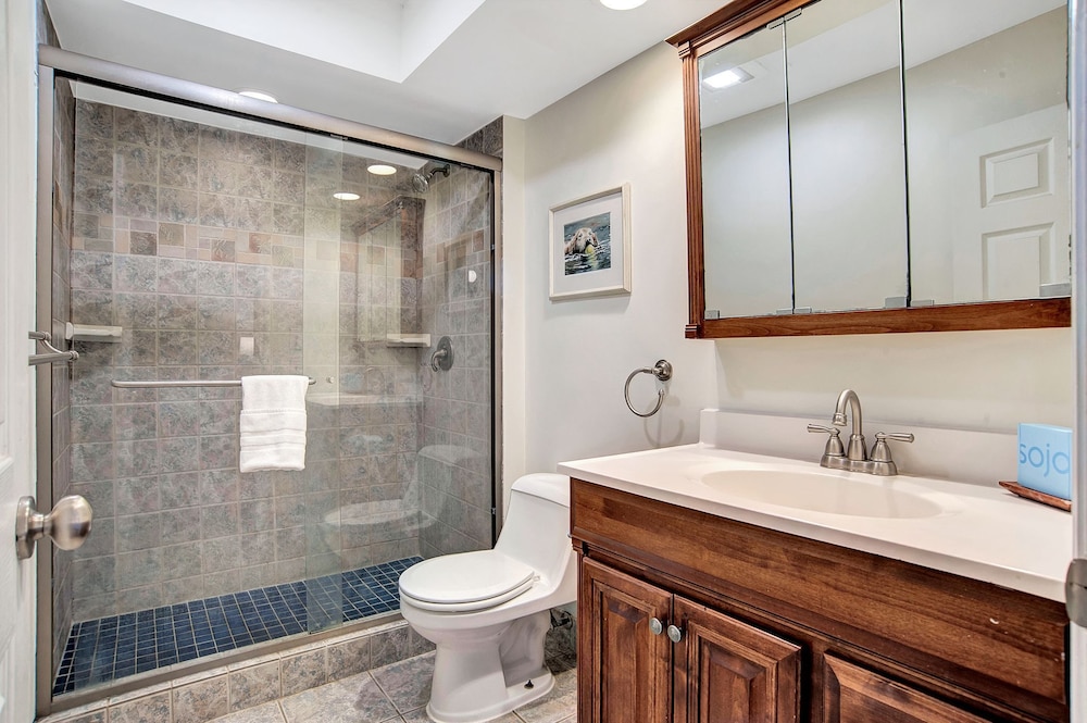 6 Windjammer Court at the Sea Pines Resort - photo 15