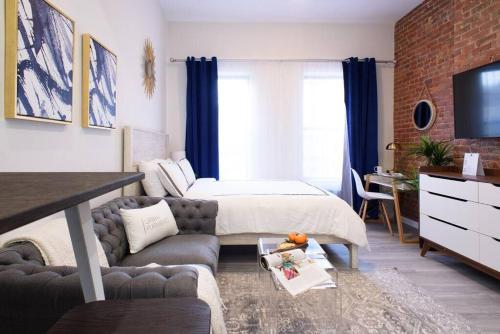 240 14 NEW Studio Prime Location W&D in unit — 4-Star Luxury Hotel in New York City, United States
