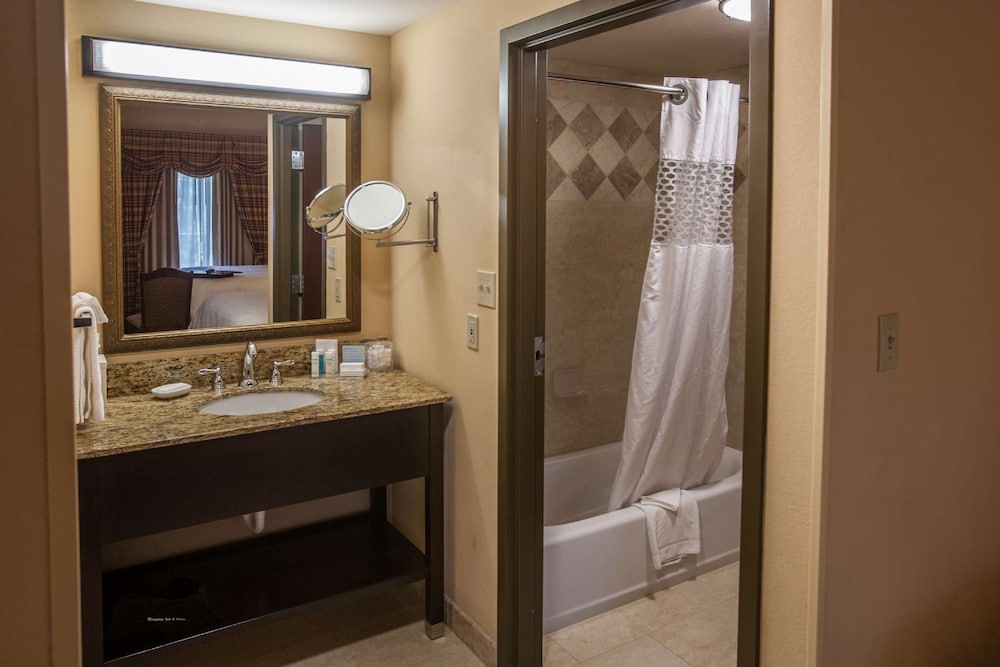 Hampton Inn & Suites Stillwater - photo 46