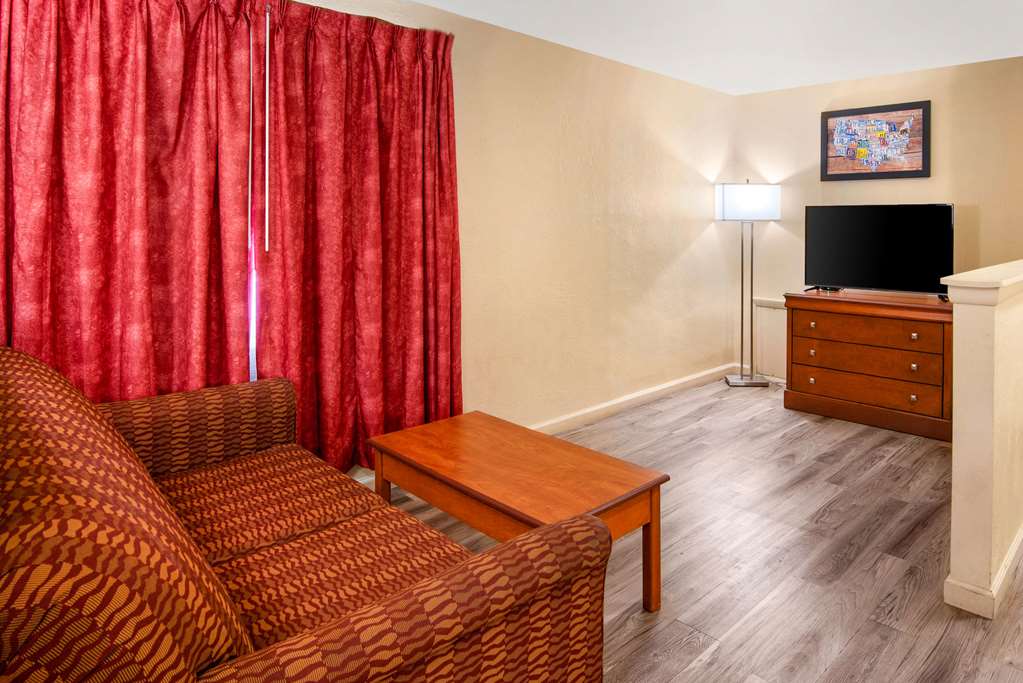 Econo Lodge Inn & Suites Durango - photo 22