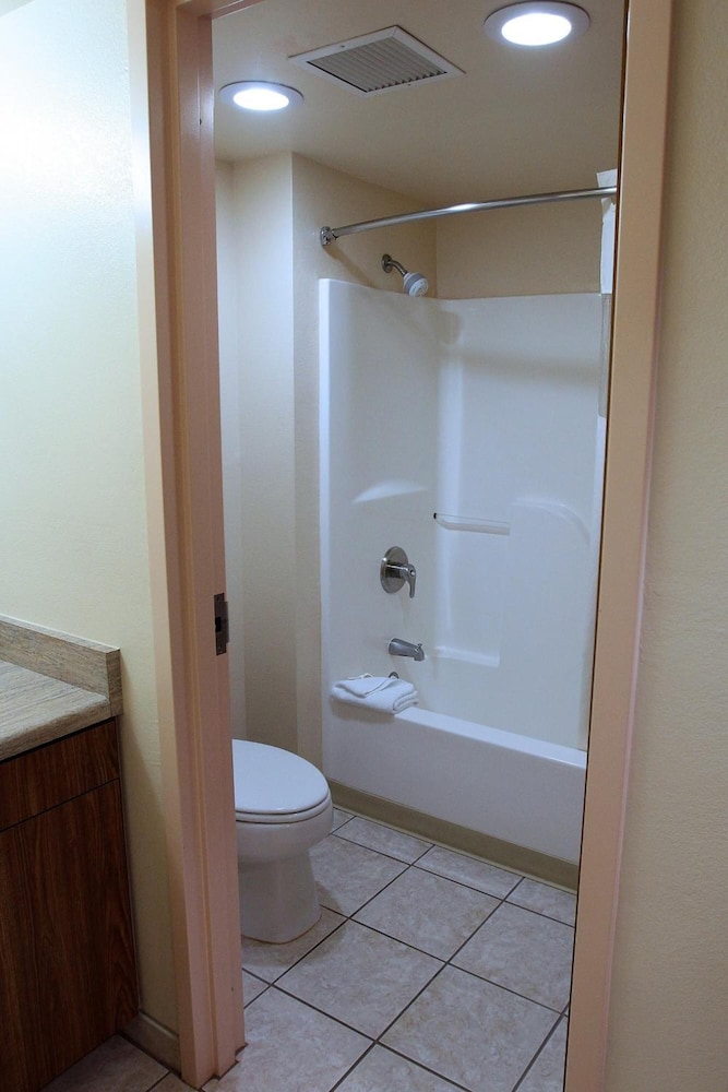 Gateway Studio Suites - photo 14