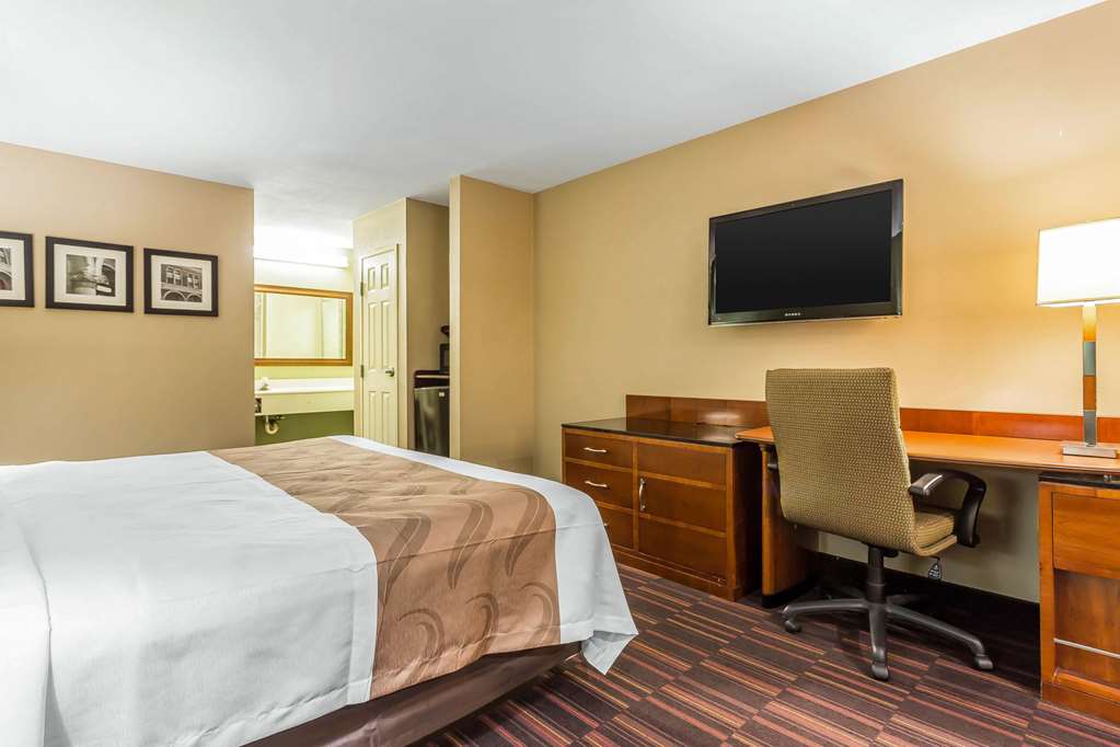 Quality Inn & Suites near Robins Air Force Base - photo 40