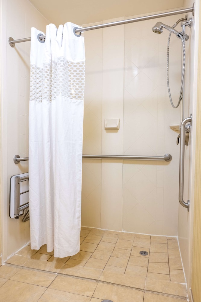 Hampton Inn Alice - photo 33