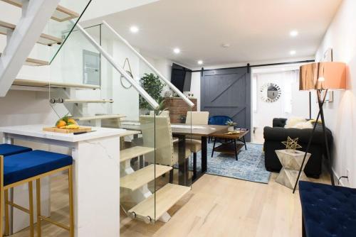 75 5A Luxury 3BR Duplex W D in unit Elevator — 4-Star Luxury Hotel in New York City, United States