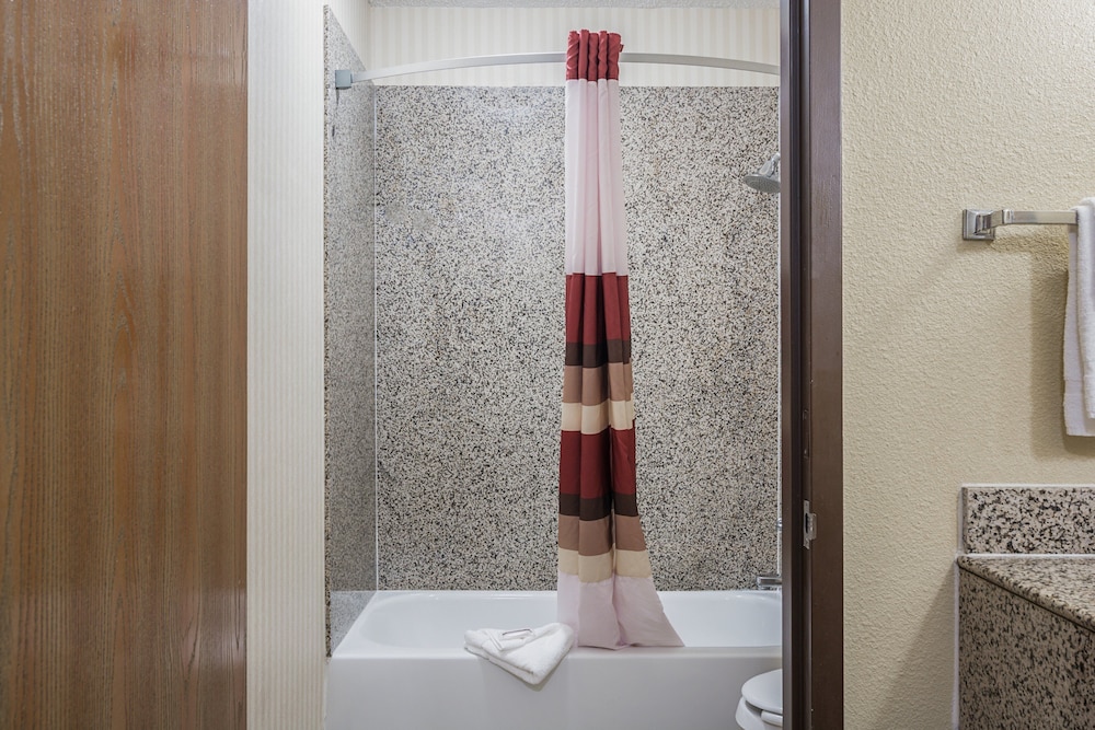 Red Roof Inn & Suites Little Rock - photo 46