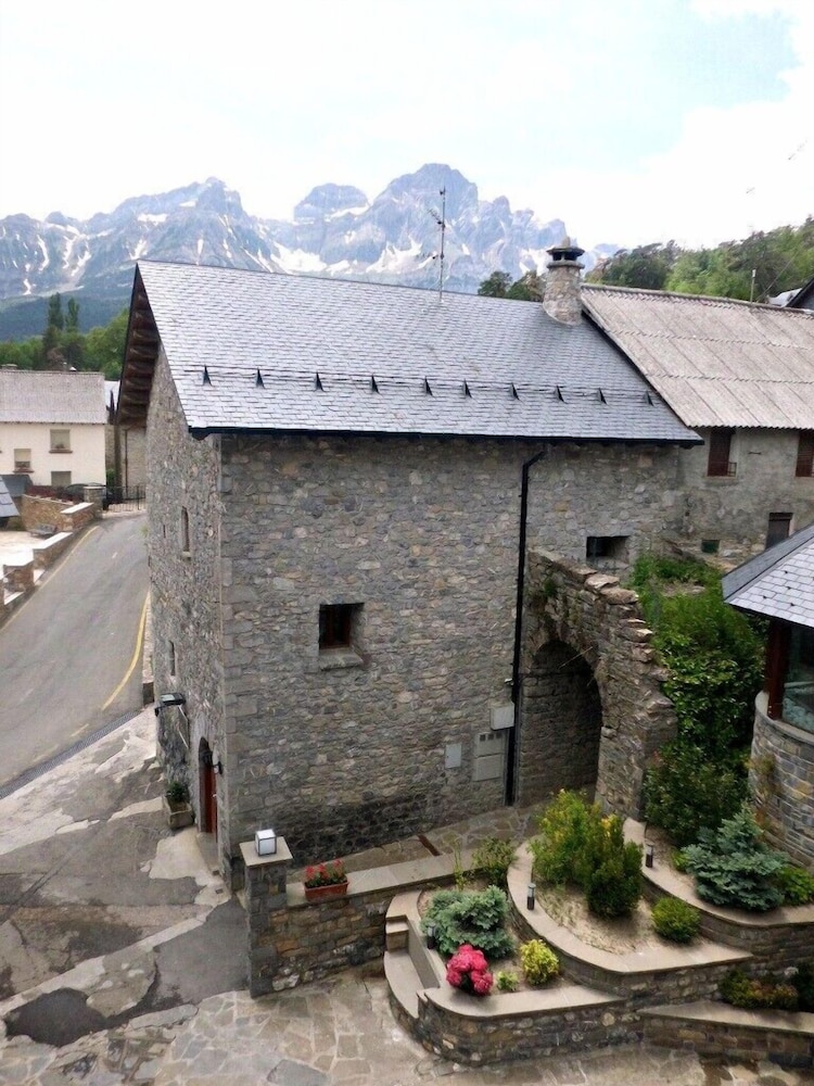 La Posada del Pirineo in Sallent De Gallego, Spain