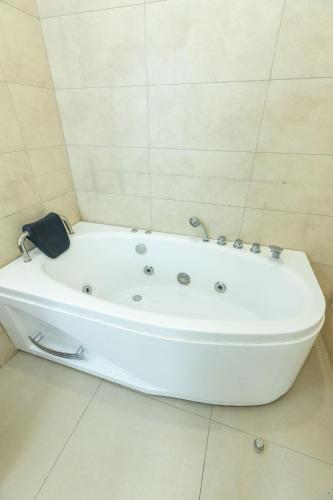 Tarrow Apartment E1