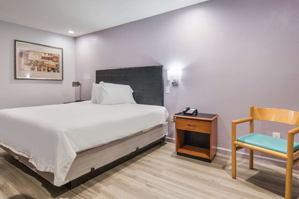 Knights Inn North Richland Hills - photo 6