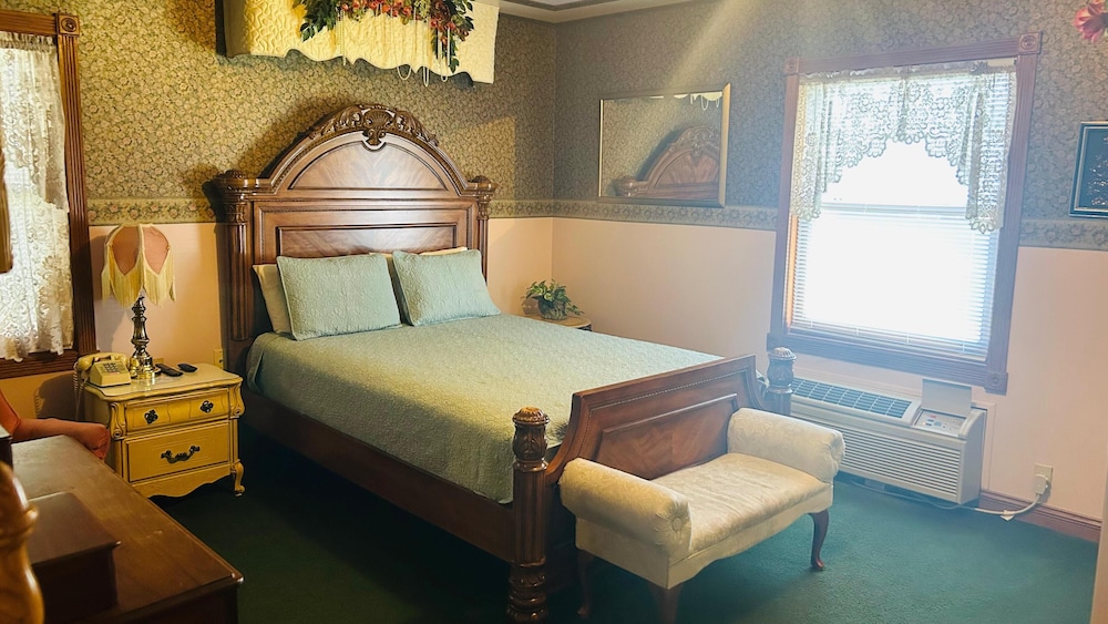 Victorian Inn Superior By Capital O NE - photo 13