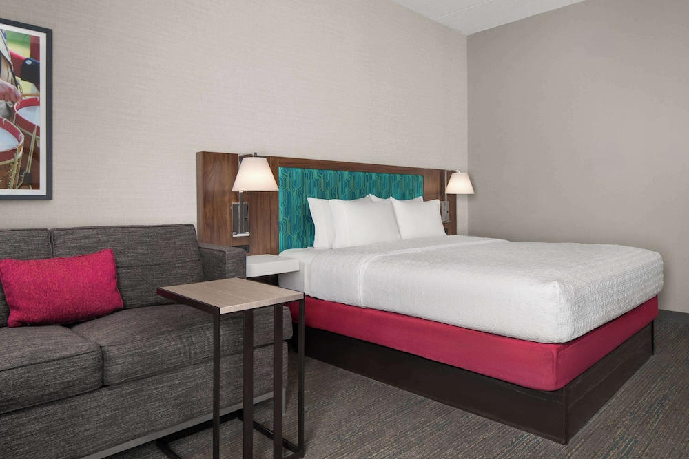 Hampton Inn Sturbridge - photo 16