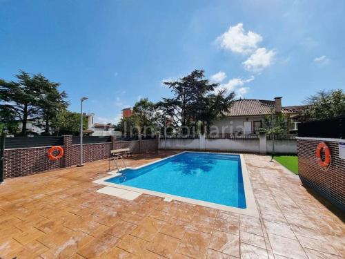 Tony Mar in Laredo, Spain