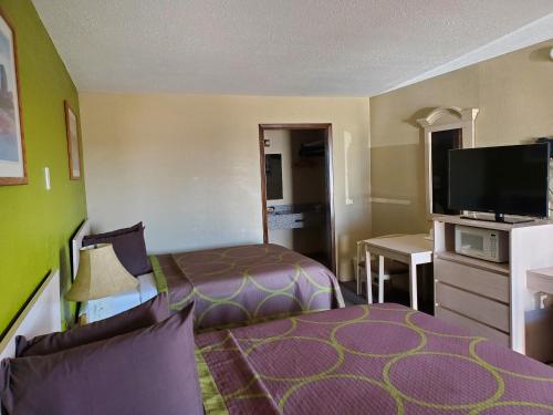 Lodge Usa Motel - photo 8