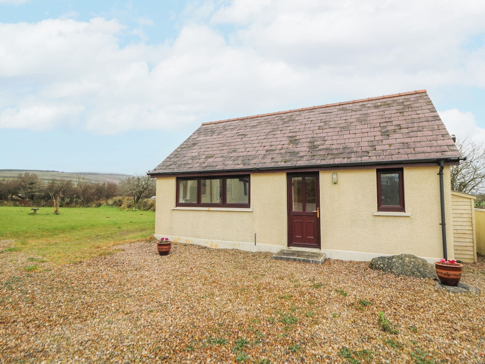 Y Gweithdy Rhos Eirin - carbon neutral hotel in Unknown City