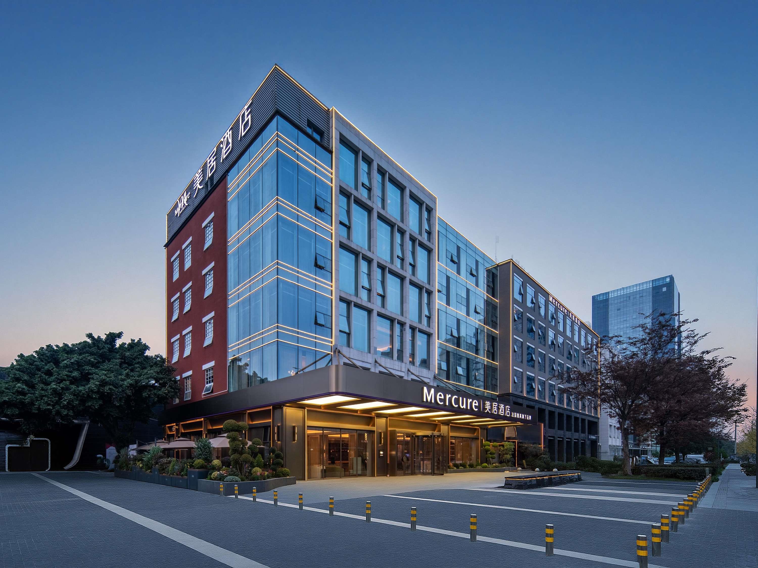 Mercure Chengdu Global Center — 4-Star Luxury Hotel in Chengdu, People's Republic of China