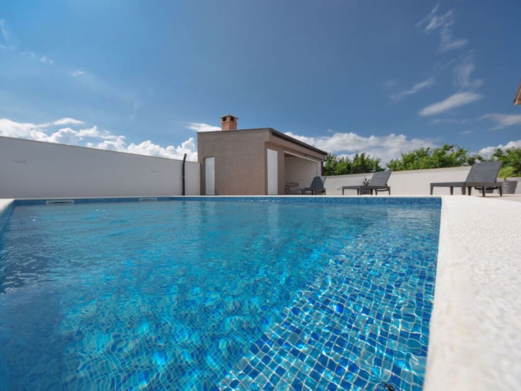 Holiday Home Villa Laura by Interhome — 4-Star Luxury Hotel in Benkovac, Croatia