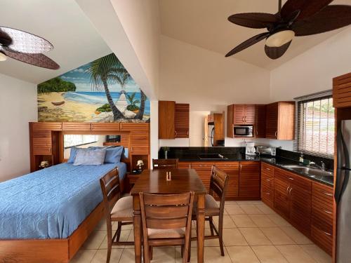 Tropical Beach Second Floor Studio with Hill view - last minute hotel in Unknown City