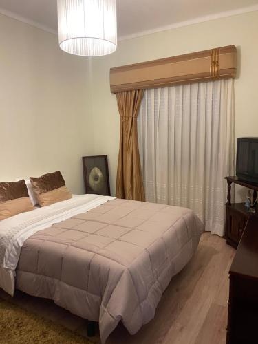 Guest House Casa da avó Tina — 4-Star Luxury Hotel in Barreiro, Portugal