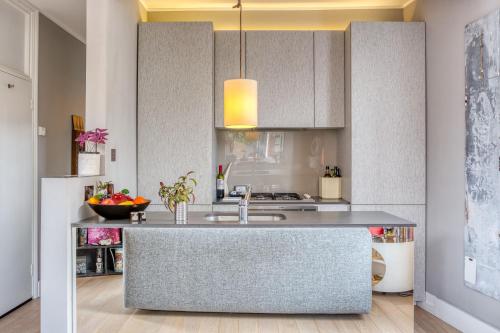 Beautiful and Airy 1 Bedroom Flat West London — 4-Star Luxury Hotel in London, United Kingdom