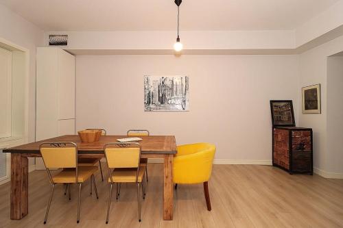 Mtatsminda Cozy Apt: Central & Comfy By Wehost