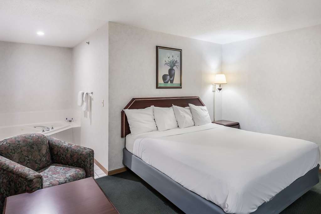 Americas Best Value Inn Wenona - photo 22