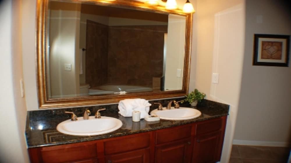 Ip60329 Bella Piazza Resort 3 Bed 3 Baths Condo - photo 11
