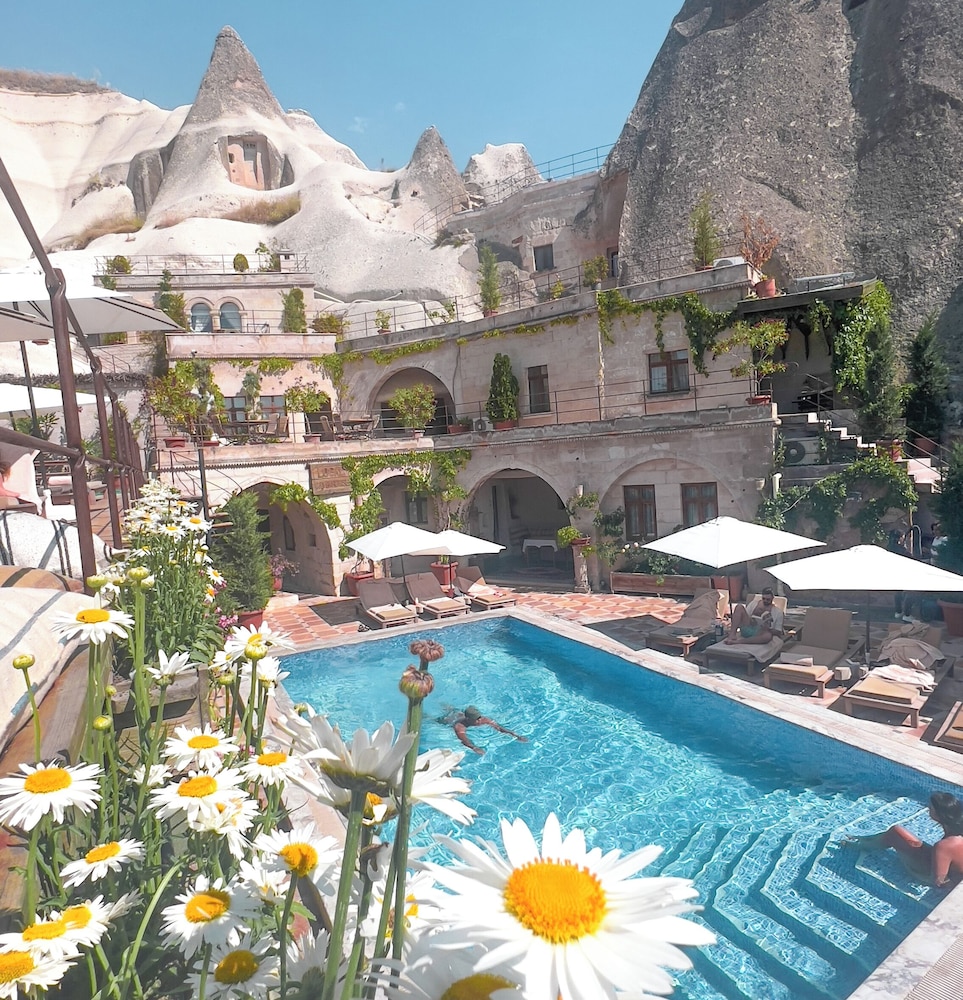 Local Cave House Hotel — hotel in Nevsehir