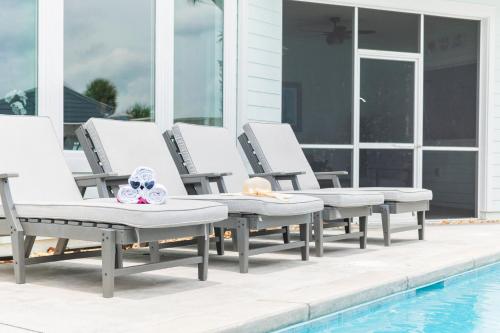 White Rose Sleeps 24 Private Heated Pool Beach in Saint Augustine, United States