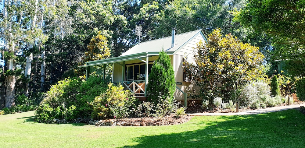 Bendles Cottages and Country Villas — 4-Star Luxury Hotel in Maleny, Australia