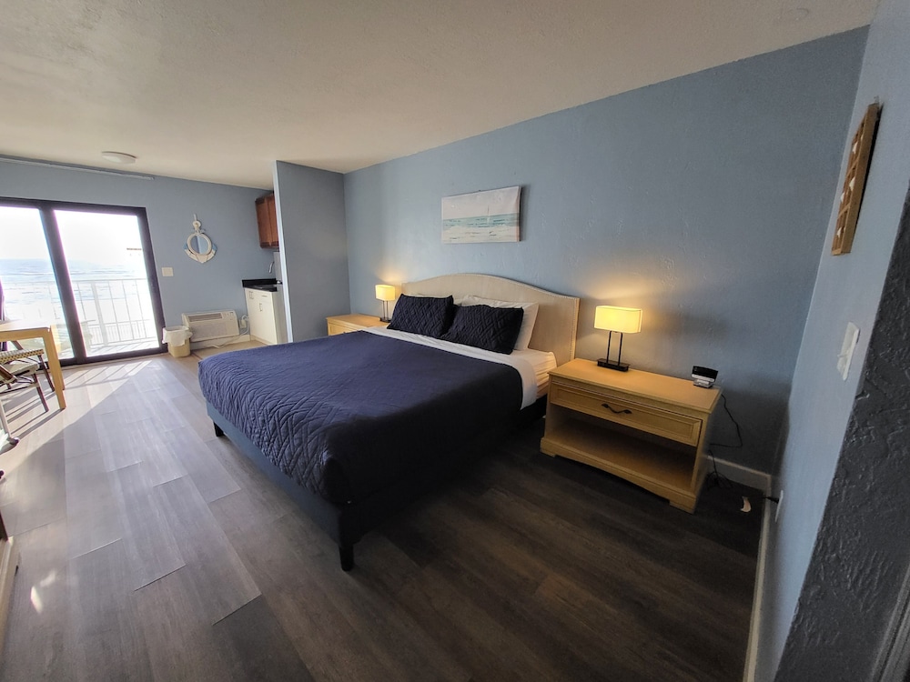 Beachside Hotel - photo 31