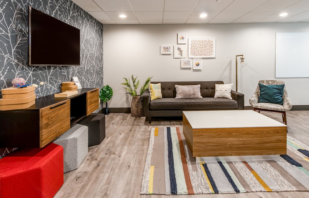 Crowne Plaza Milwaukee Airport by IHG - photo 61