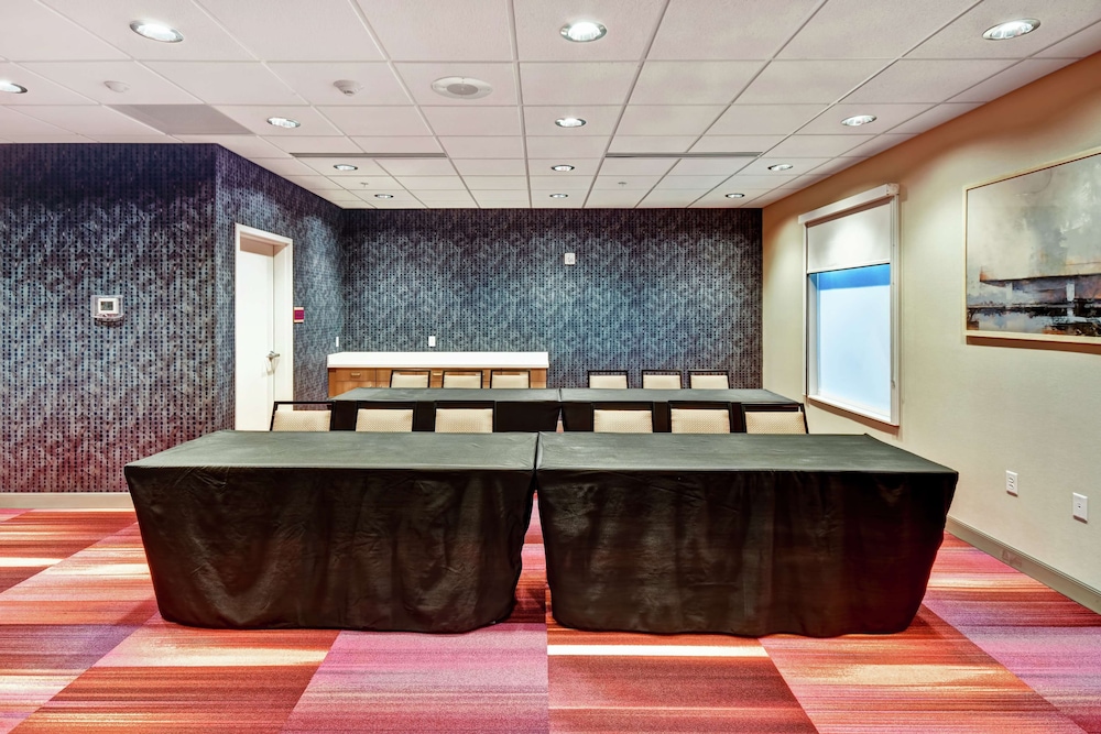 Home2 Suites by Hilton Springfield North - photo 32