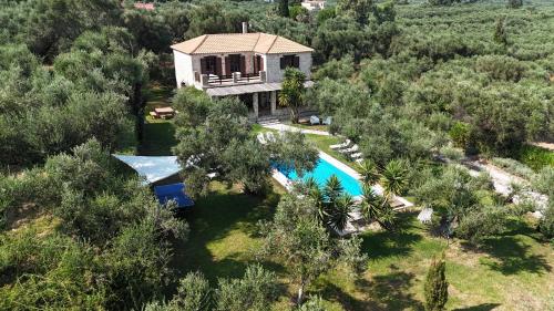 3 Sorelle Private Stone Villa — 4-Star Luxury Hotel in Lithakia, Greece