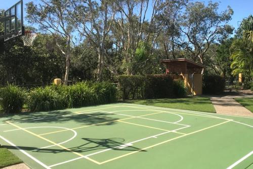 Serene 3BR Beachfront Retreat Relax & Reconnect — Marcoola — photo 5