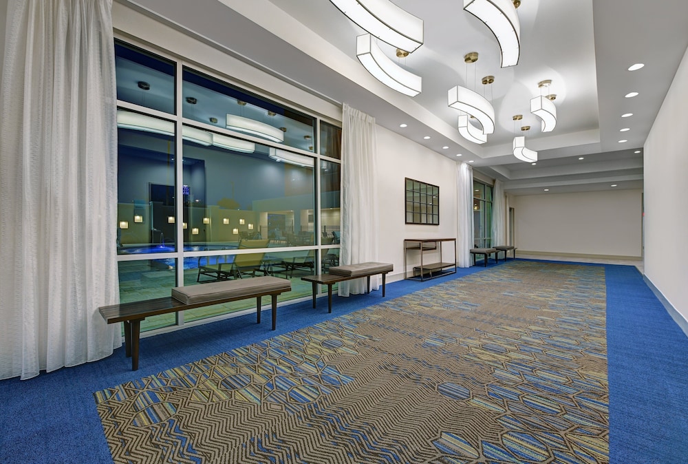 Holiday Inn Express & Suites Houston Memorial City Centre by IHG - photo 37