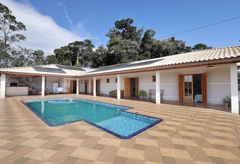 Ch Cara com Piscina Churrasq e Wifi pet Friendly in Ibiuna, Brasil