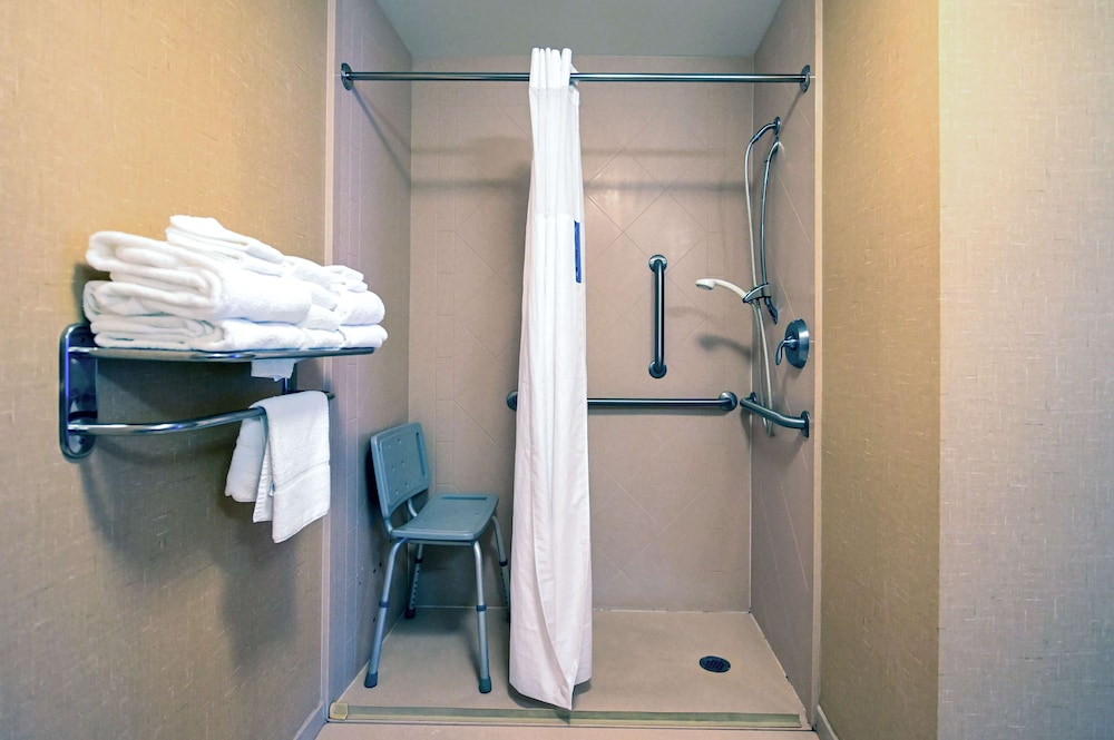 Hampton Inn Suites Smithfield - photo 17