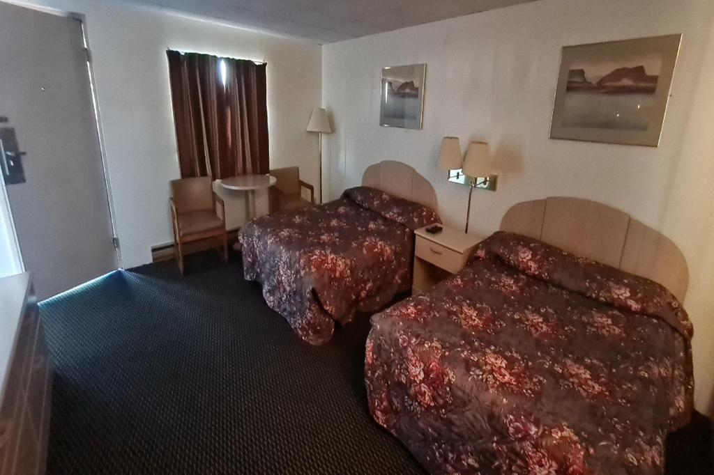 DuBois Manor Motel - photo 11