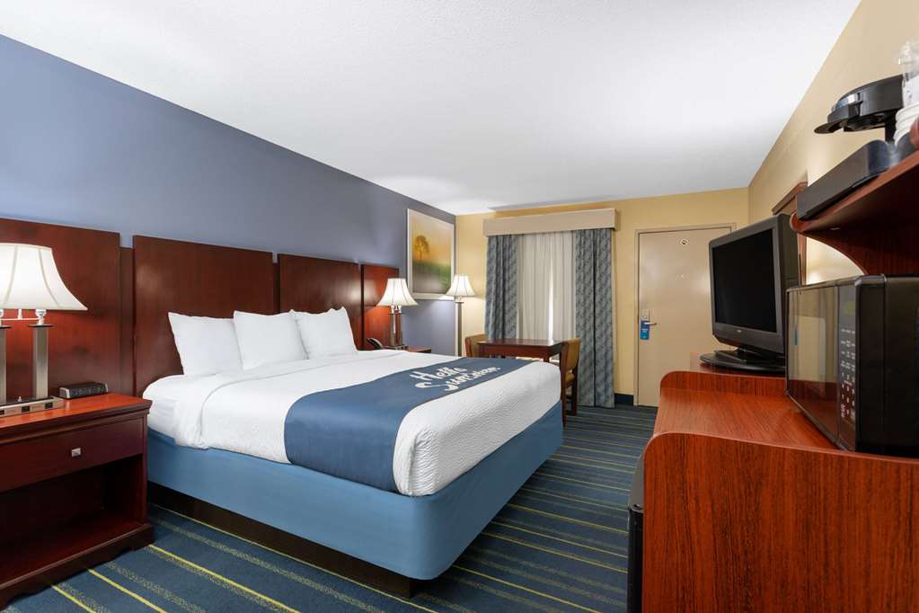 Days Inn by Wyndham Chipley - photo 21