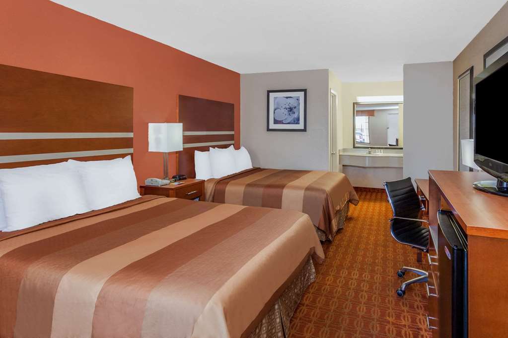 Days Inn by Wyndham Dalton - photo 6