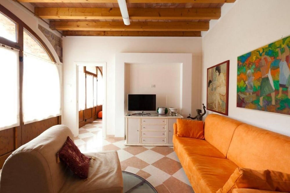 Barchi Resort Apartments Suites Villa Castello Patio Villa Castello — hotel in San Felice Del Benaco